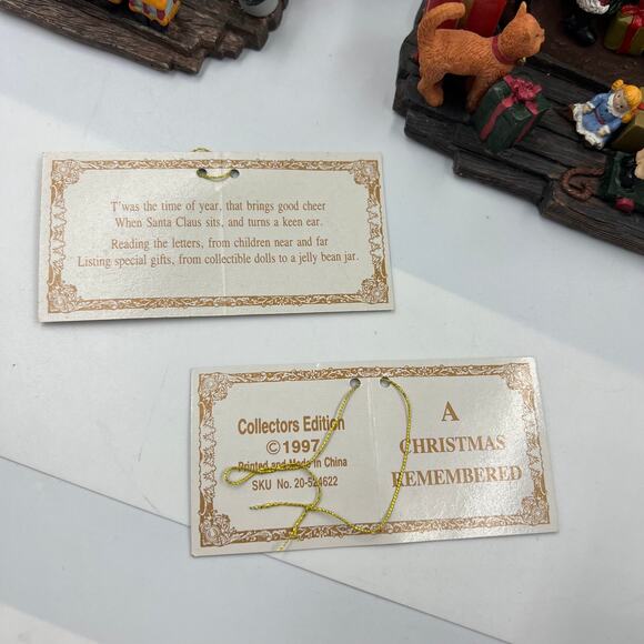 Vintage Christmas Remembered Hand Painted Handcrafted Santa Claus Plates Stand - Picture 6 of 11